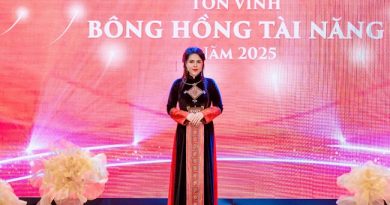 Á hậu Bích Ngọc không ngừng vươn lên được vinh danh Bông hồng Tài năng