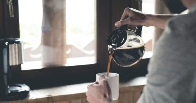 Triệu phú Mỹ chỉ cách uống cà phê tối ưu hiệu quả ‘chống già’